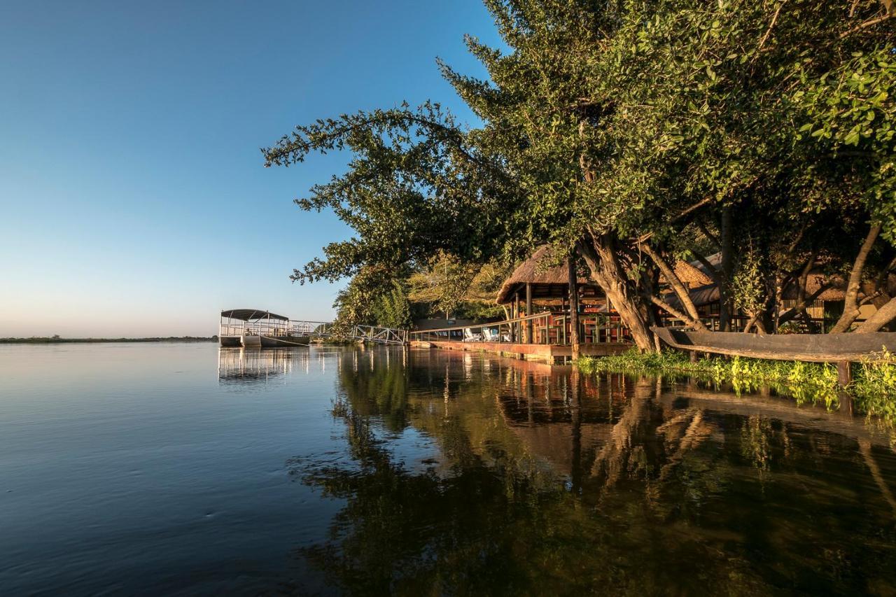 ホテル Zambezi Mubala Camp カティマ・ムリロ エクステリア 写真