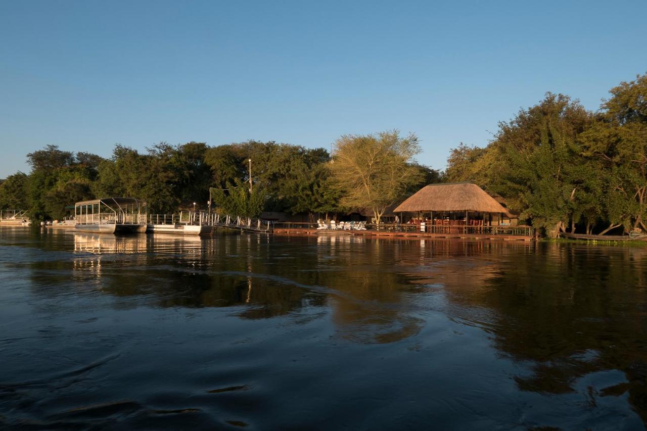 ホテル Zambezi Mubala Camp カティマ・ムリロ エクステリア 写真